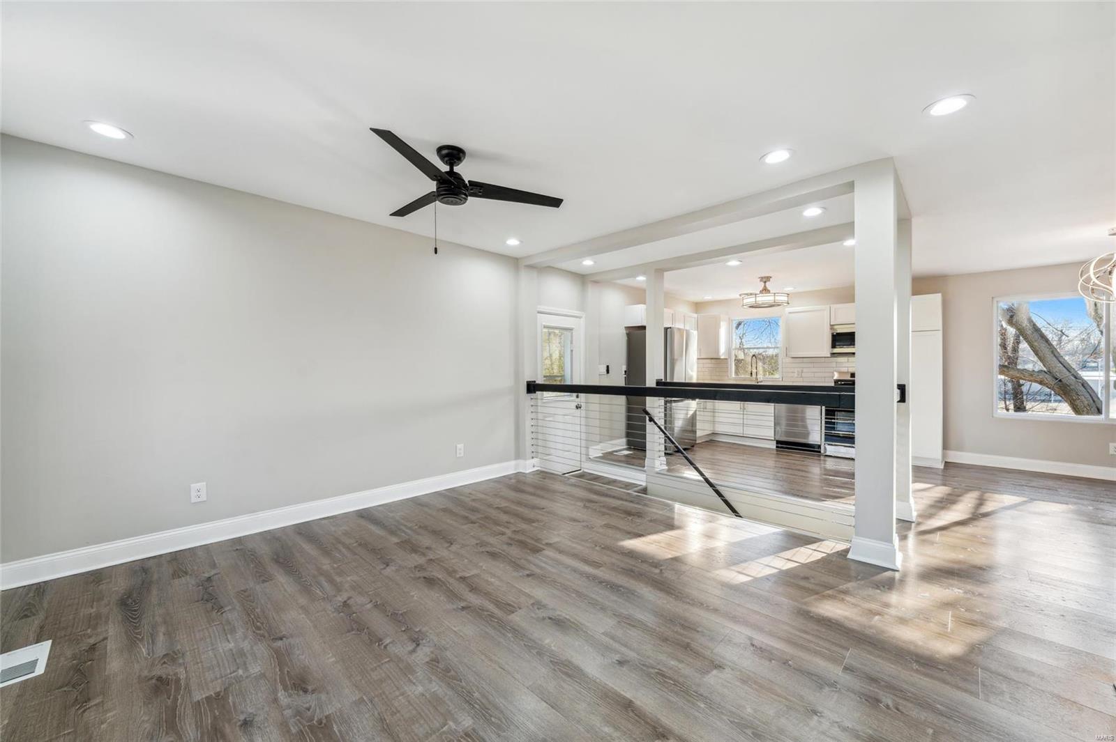 10112 Castle Drive Property Photo 5