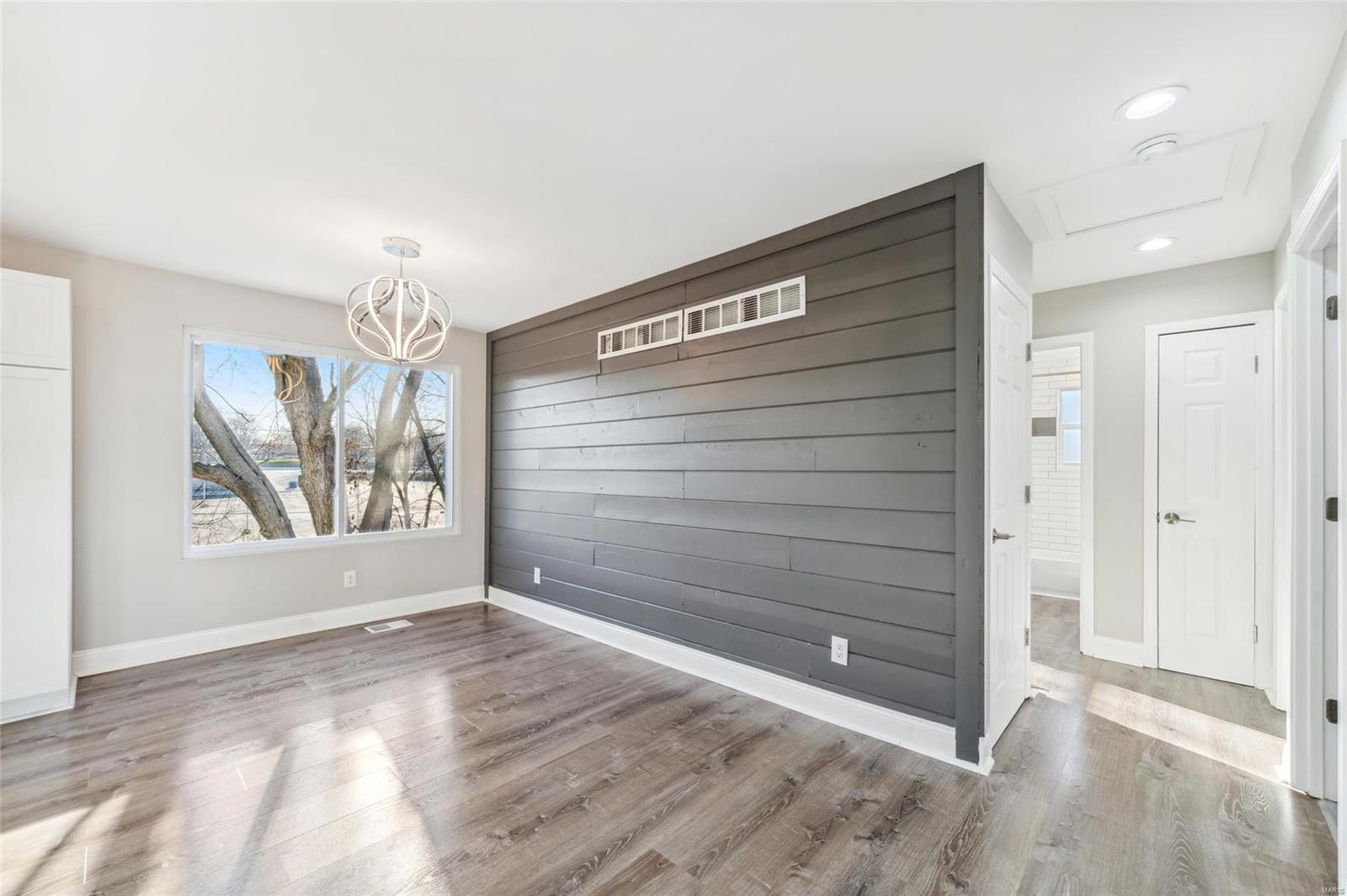 10112 Castle Drive Property Photo 6