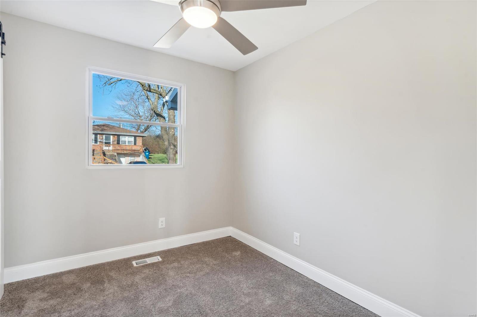 10112 Castle Drive Property Photo 10