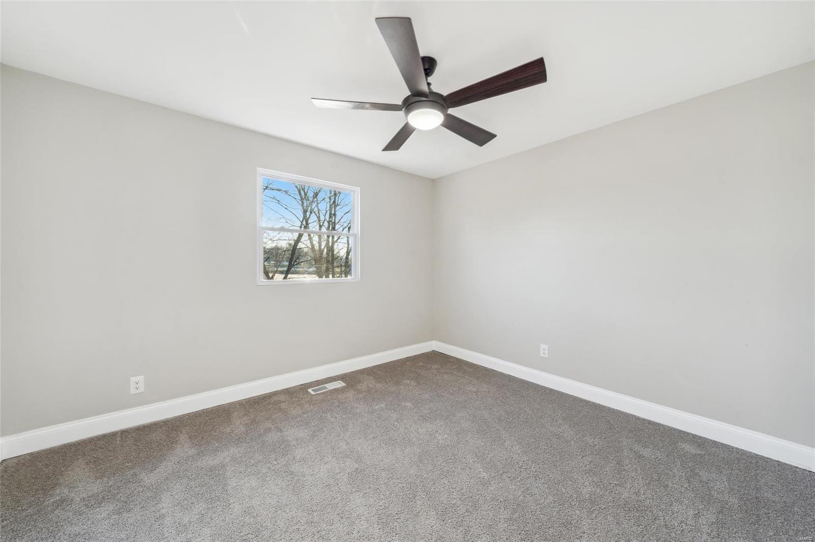 10112 Castle Drive Property Photo 14