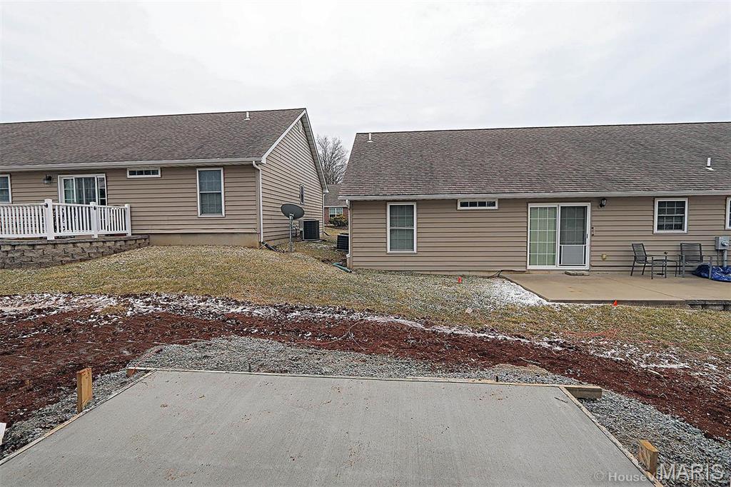 40 Butterfield Property Photo 23