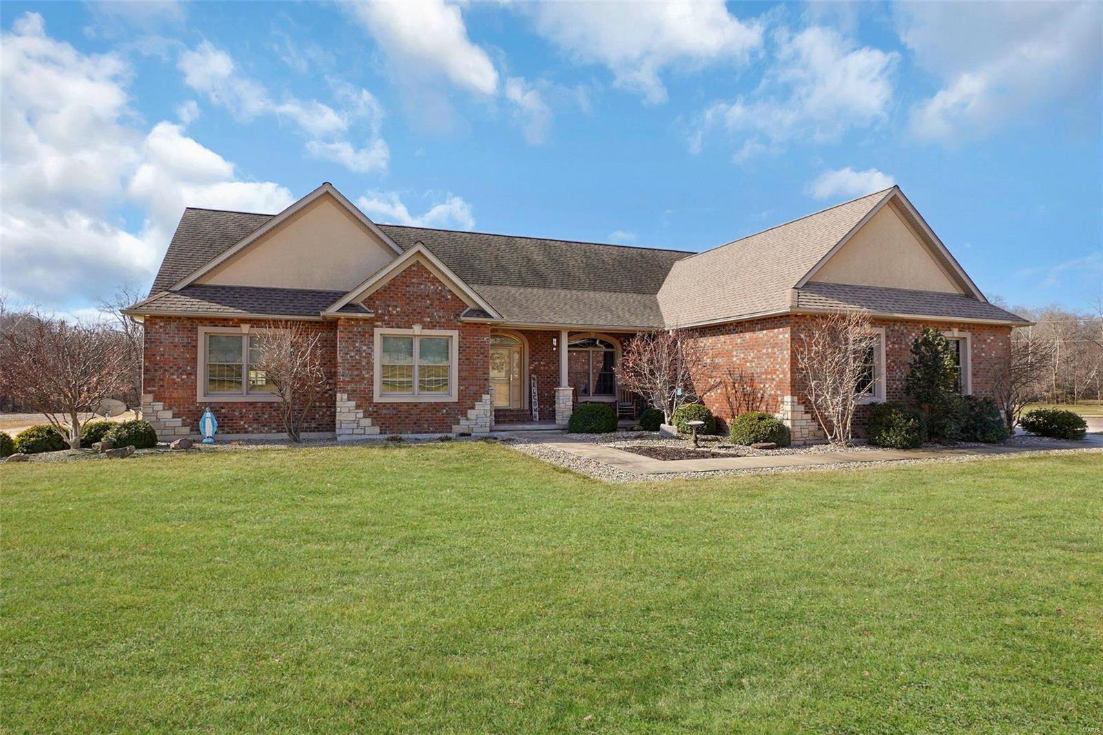 10116 Highway 100 Property Photo 2
