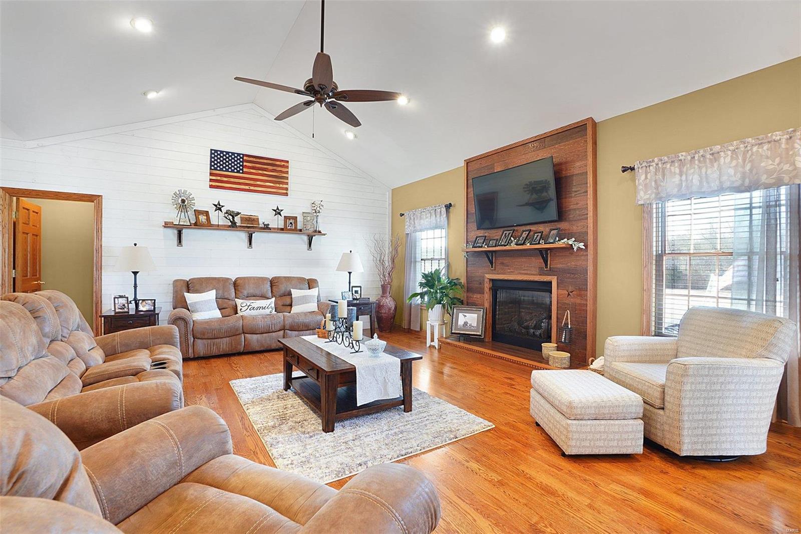 10116 Highway 100 Property Photo 9