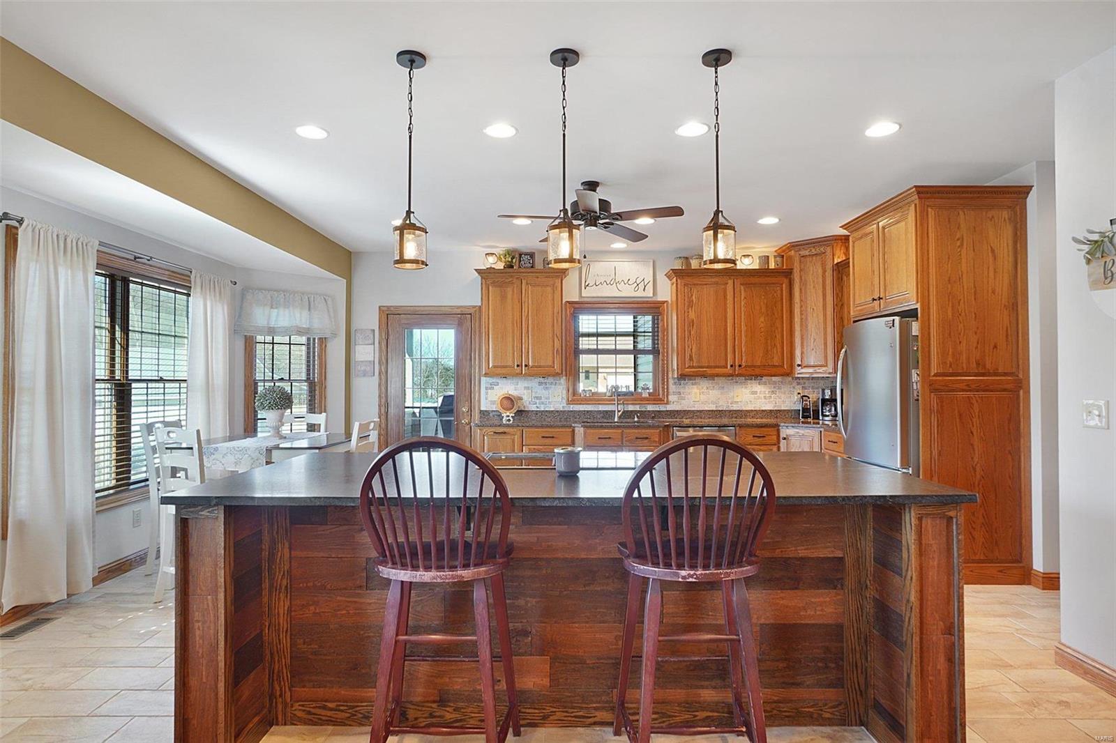 10116 Highway 100 Property Photo 12
