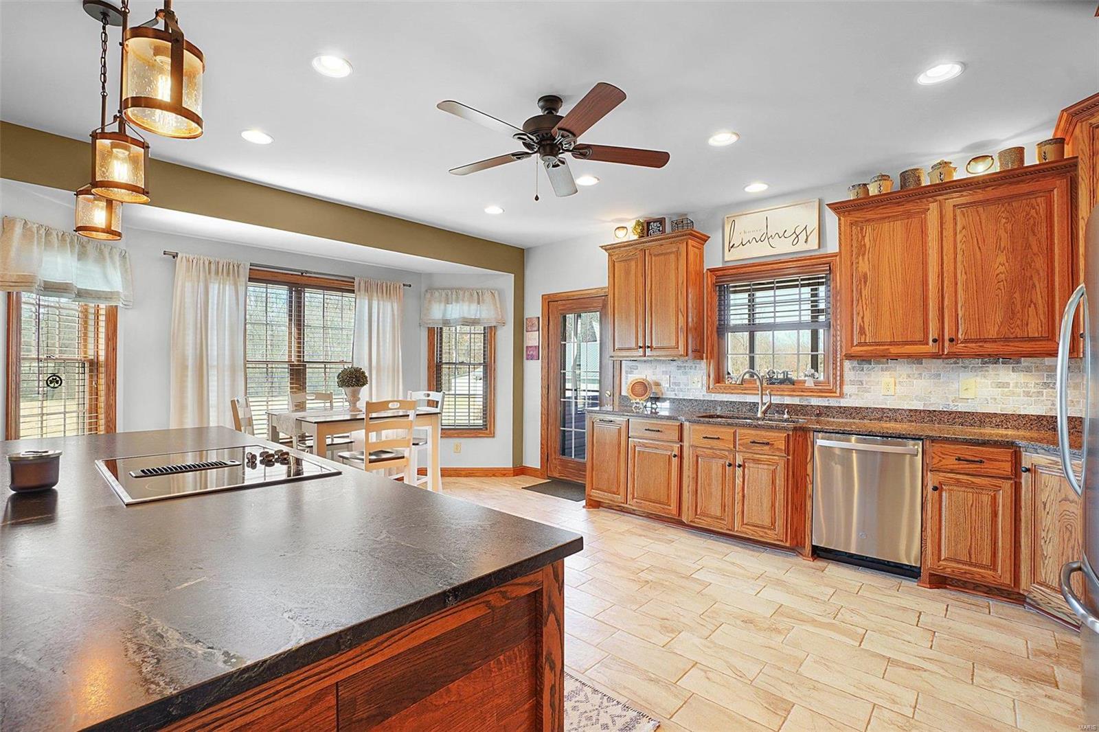 10116 Highway 100 Property Photo 13