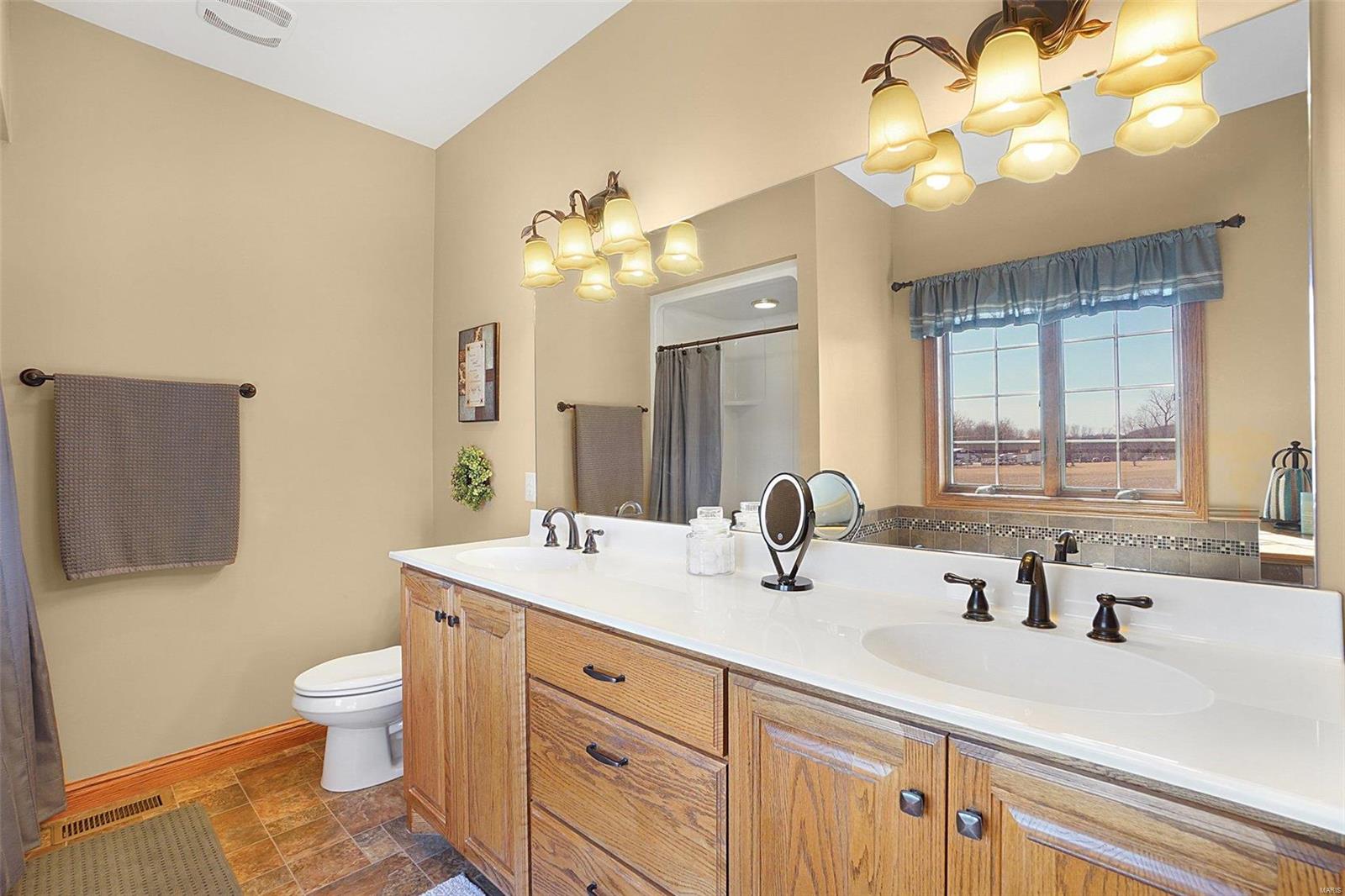 10116 Highway 100 Property Photo 21
