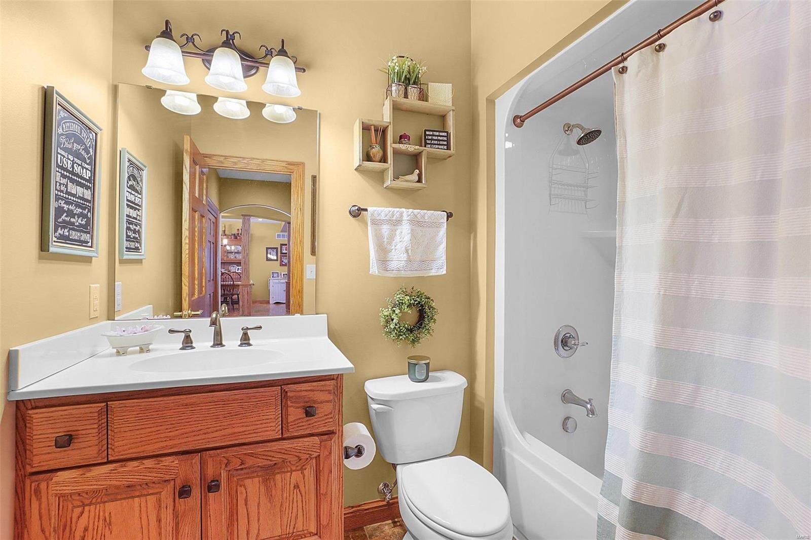 10116 Highway 100 Property Photo 24