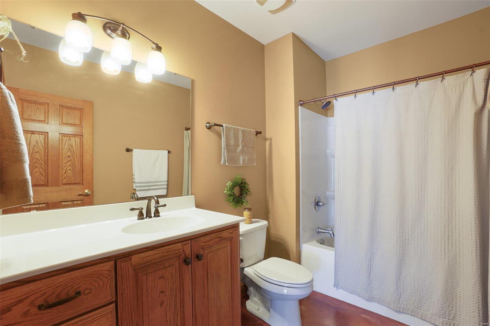 10116 Highway 100 Property Photo 31