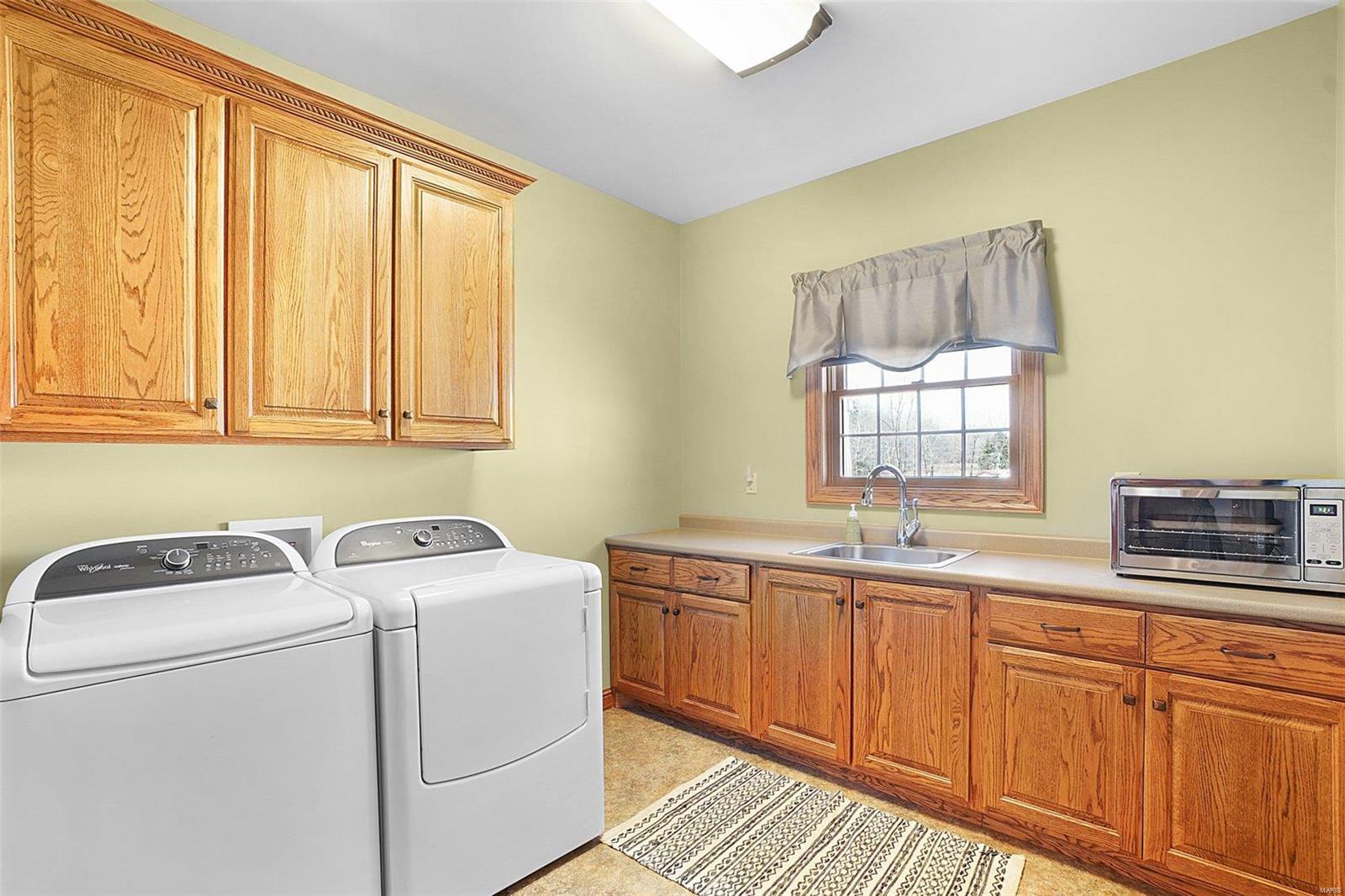 10116 Highway 100 Property Photo 32