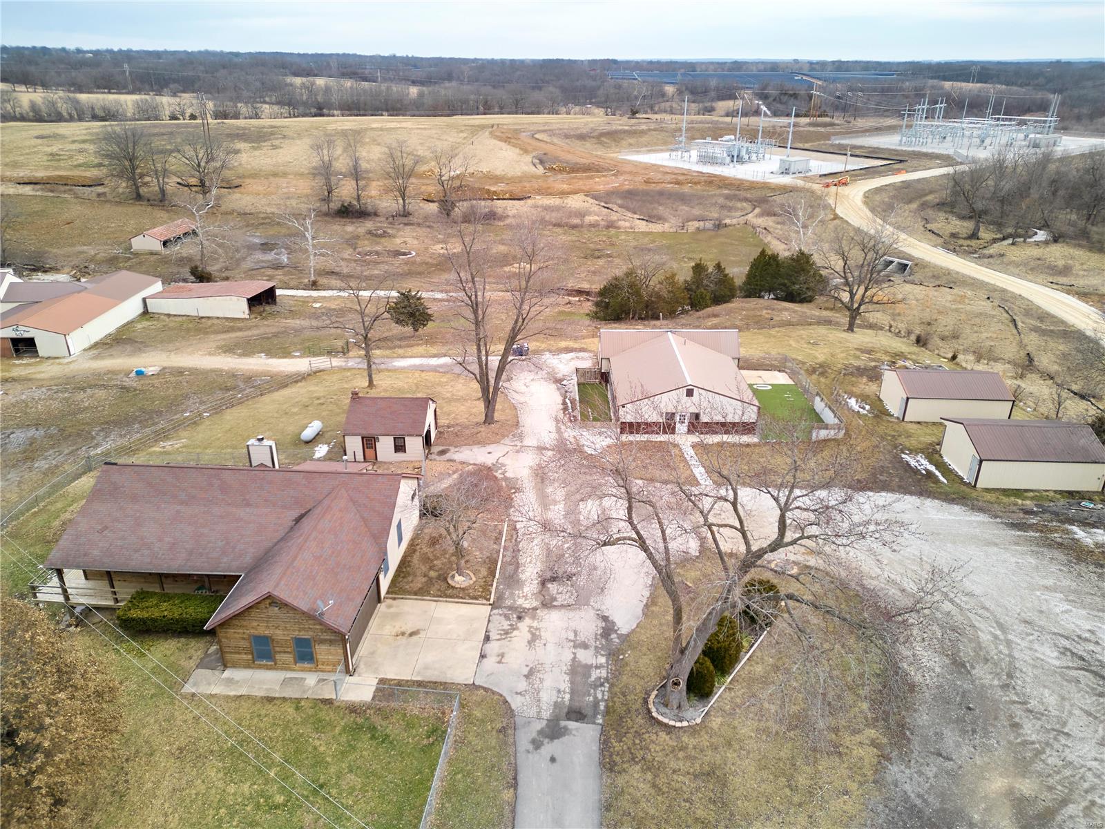 3218 S Highway W Property Photo