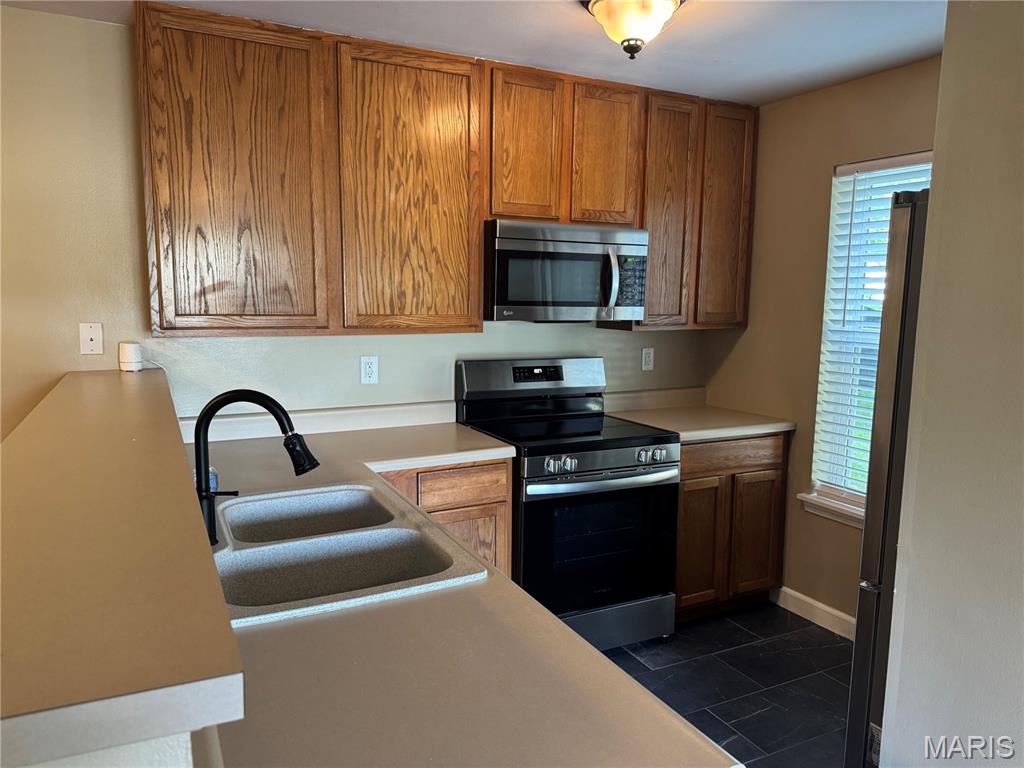 1100 Spring Creek Lane Property Photo 2