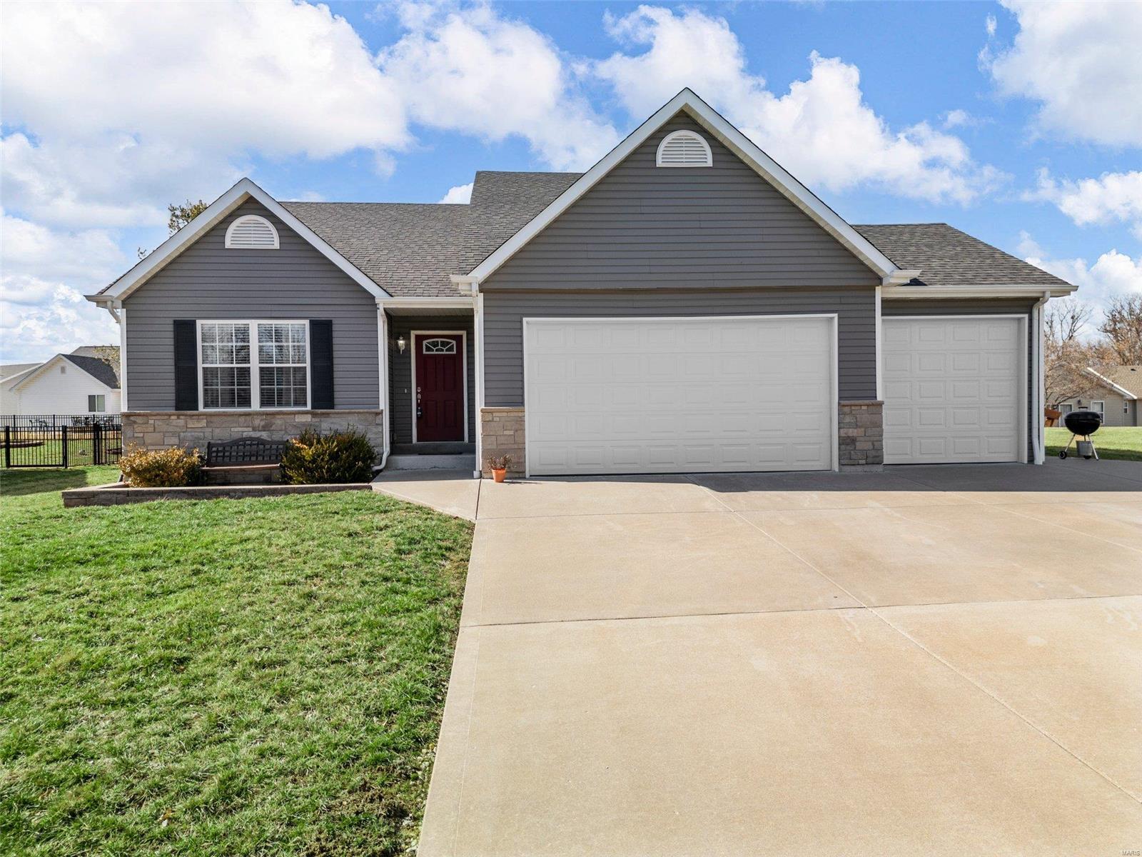 10829 Mahogany Drive Property Photo 1