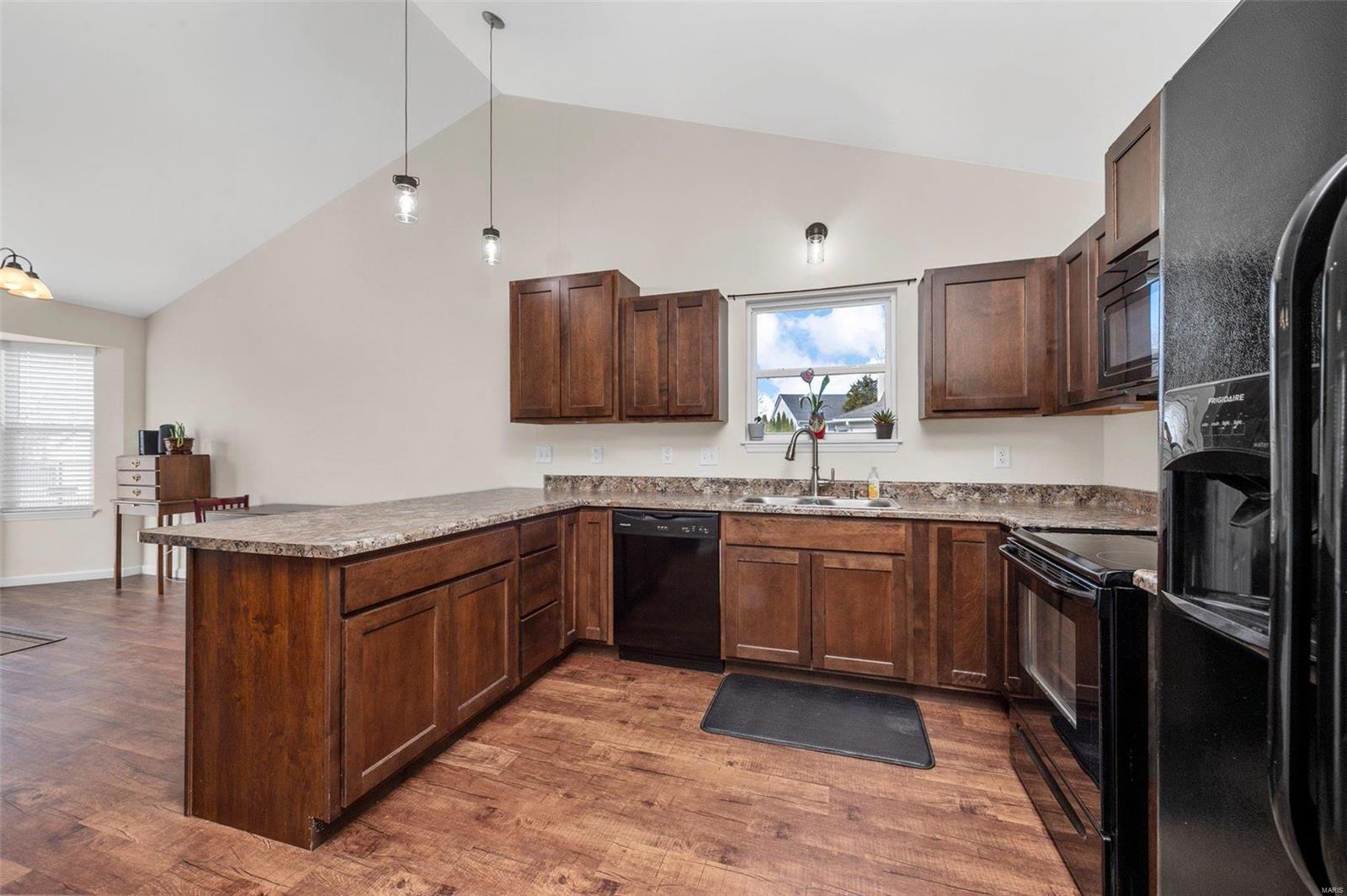 10829 Mahogany Drive Property Photo 8