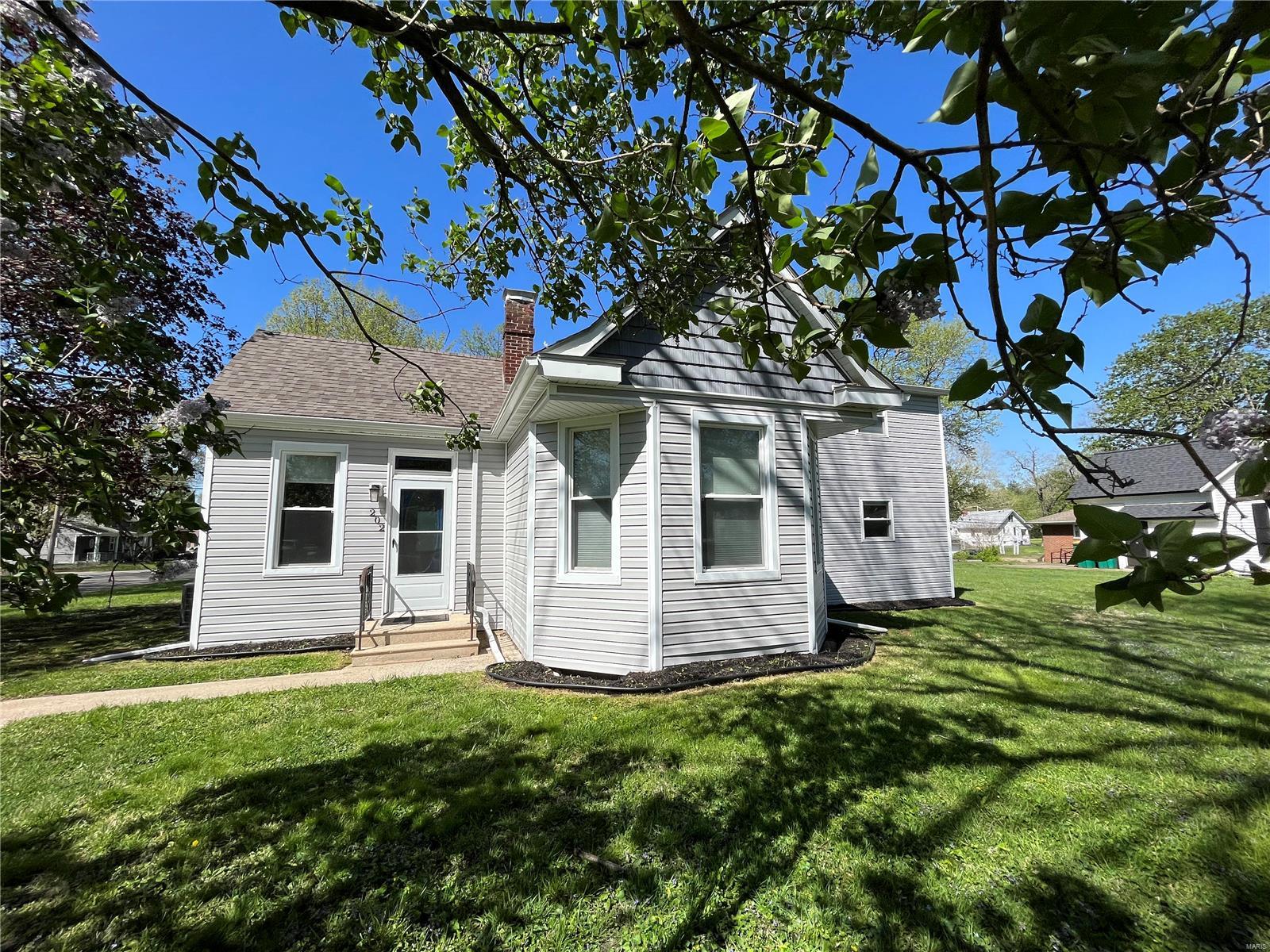 202 E Jefferson Street Property Photo 1