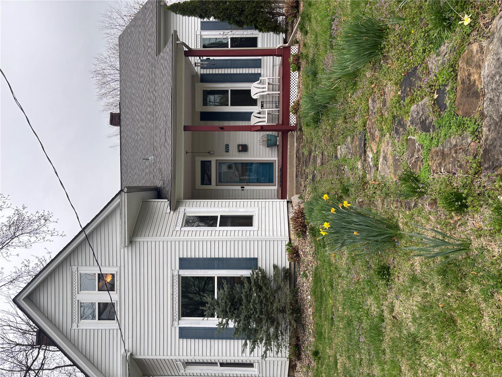911 Grand Avenue Property Photo