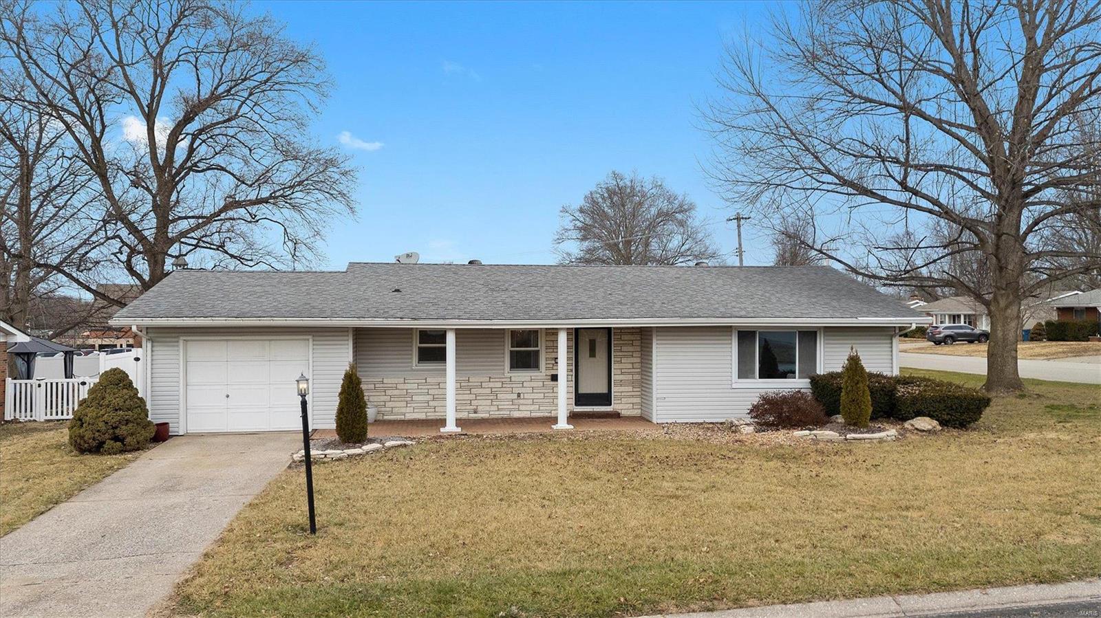 1301 Lexington Drive Property Photo