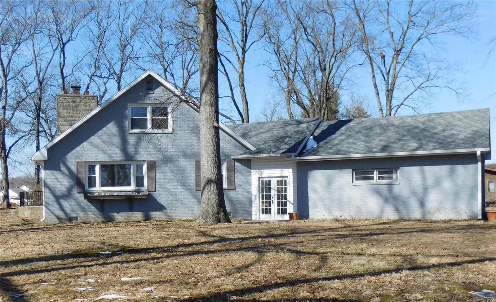 300 N Lakeview Drive Property Photo 1