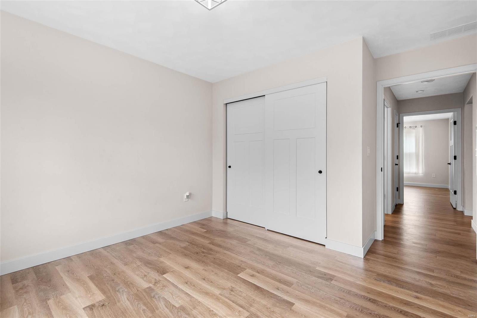 948 Half Moon Property Photo 18