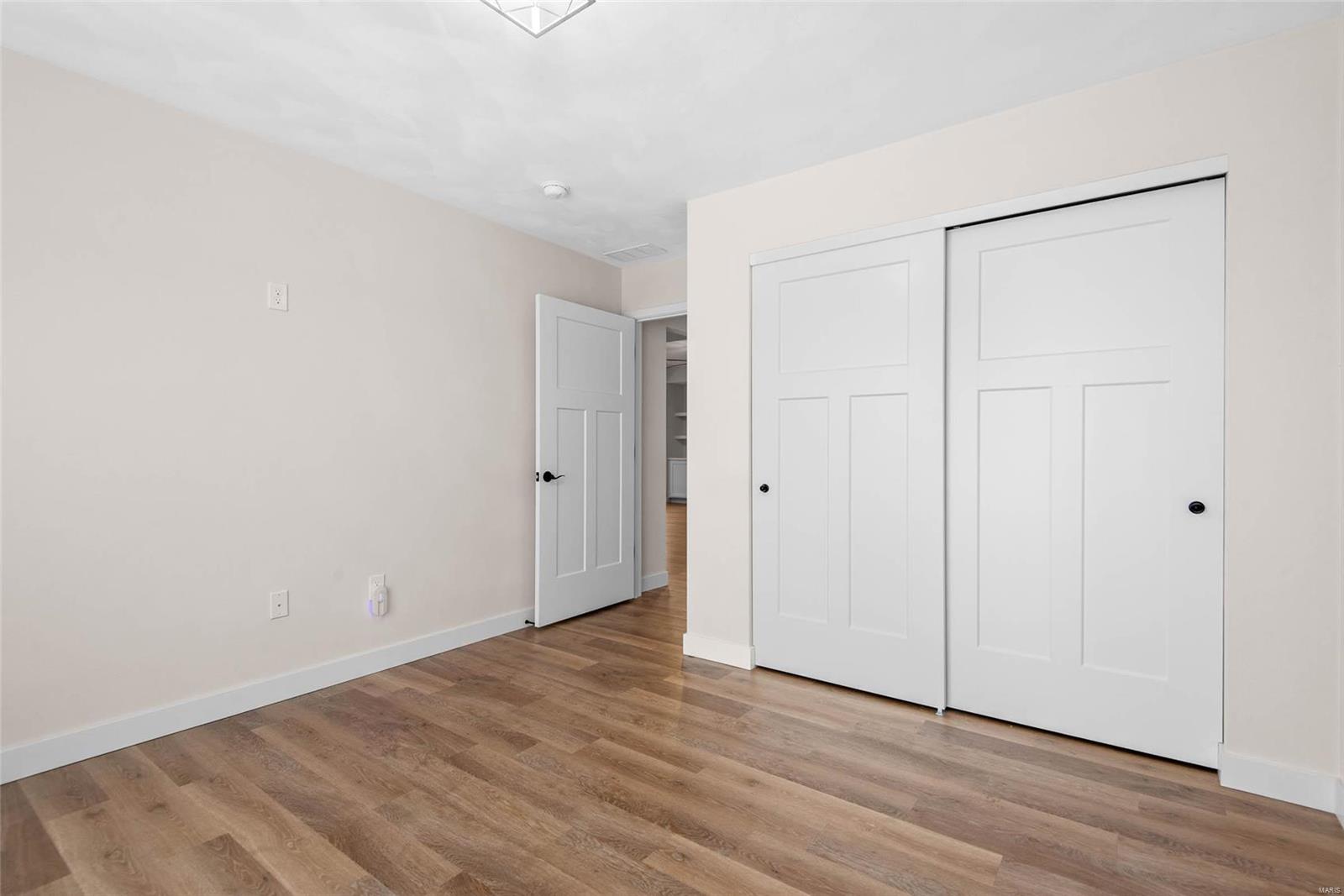 948 Half Moon Property Photo 20