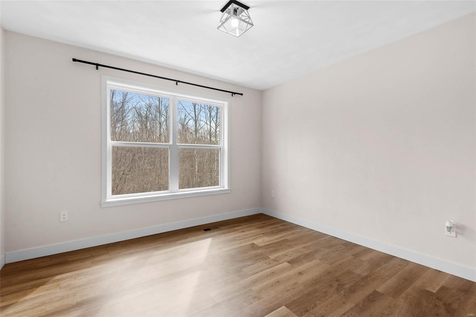 948 Half Moon Property Photo 21