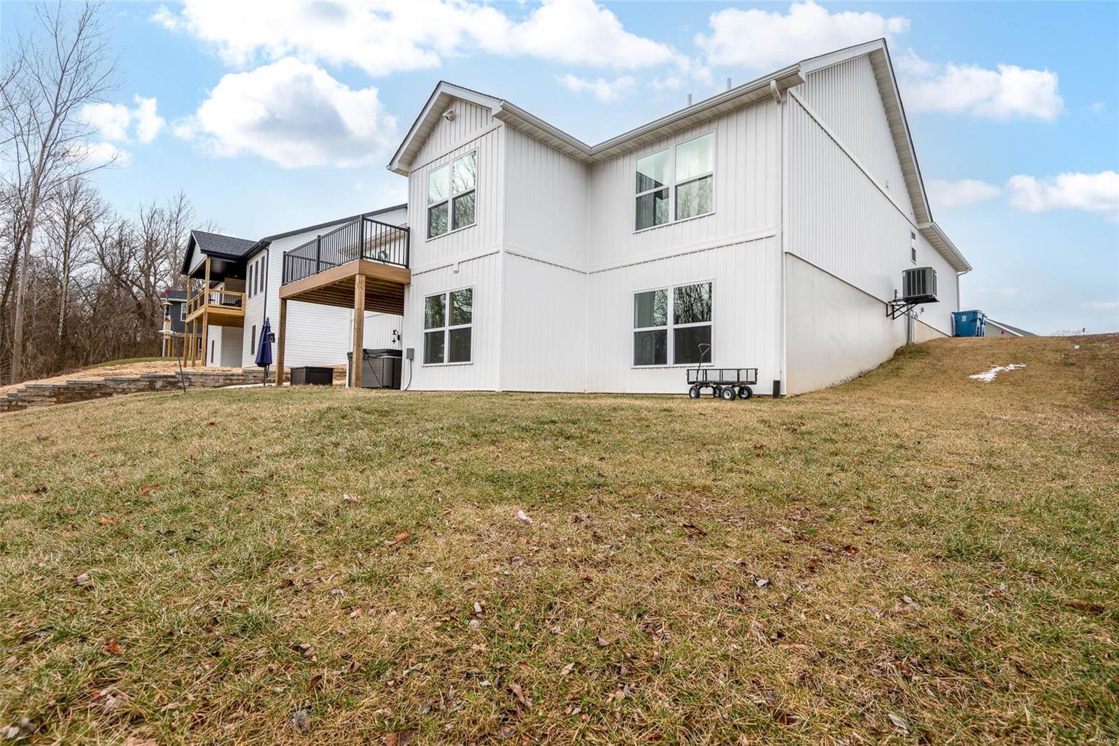 948 Half Moon Property Photo 32