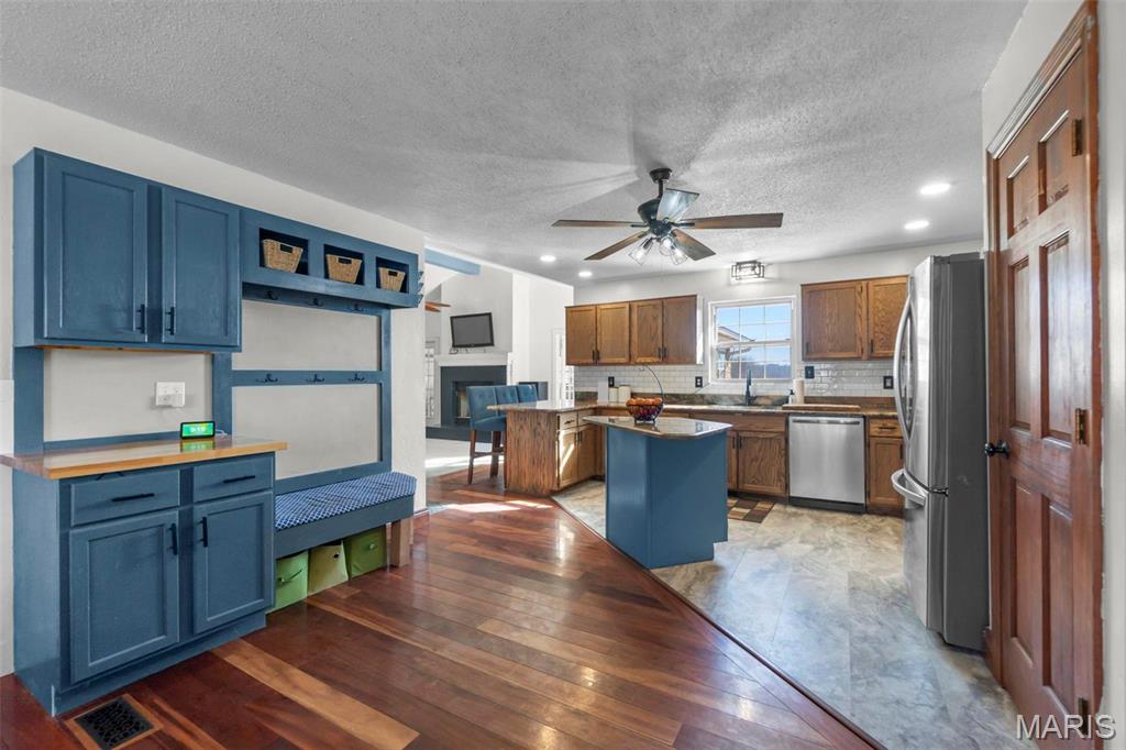 420 Cherokee Drive Property Photo 3