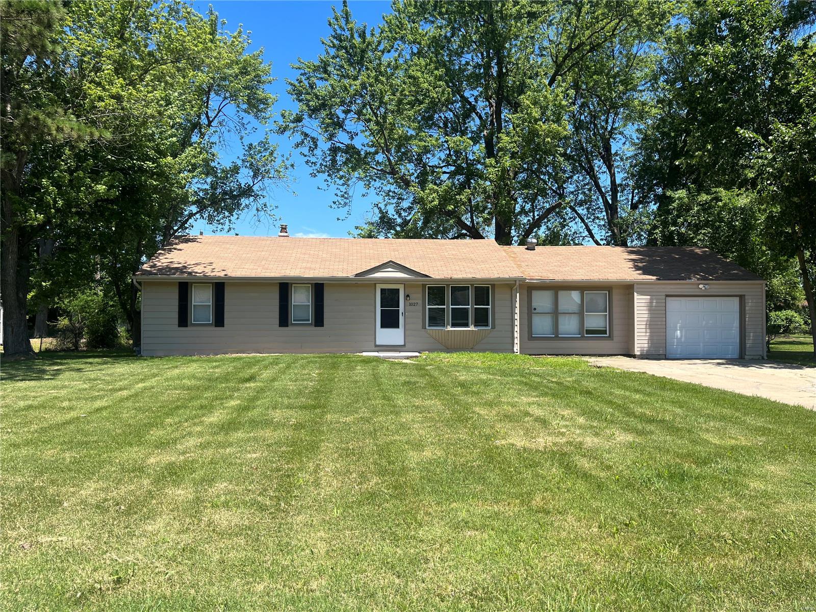1027 Farmview Drive Property Photo