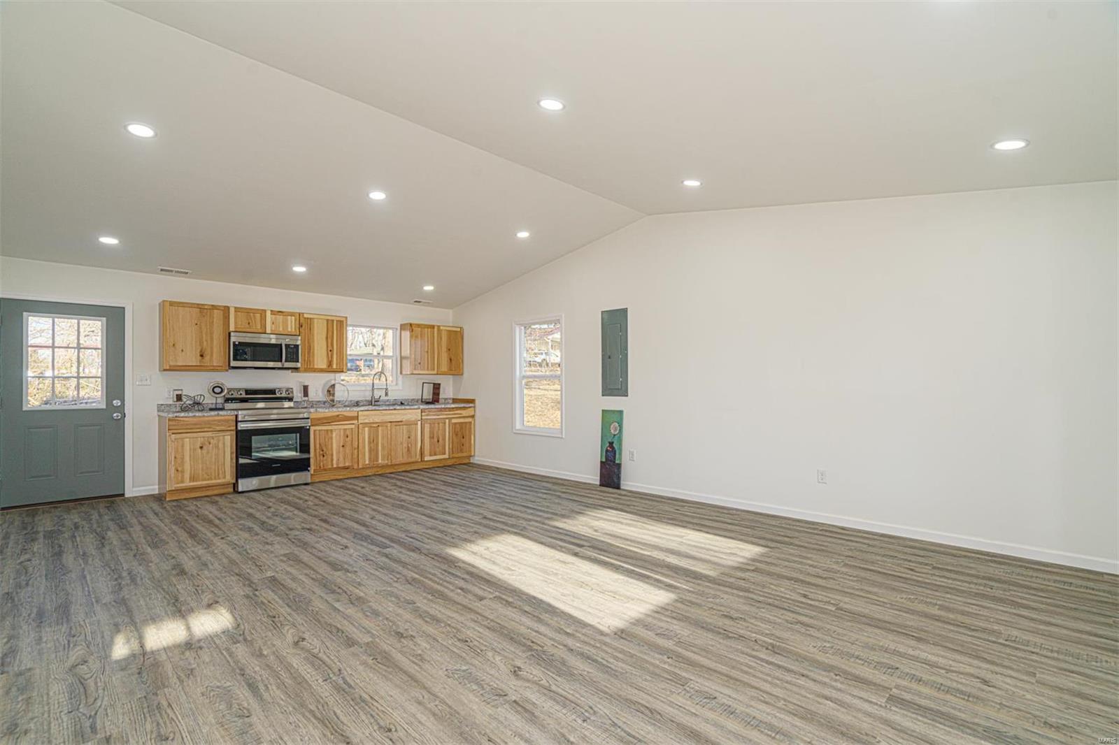 1510 N Mapleshade Road Property Photo 3