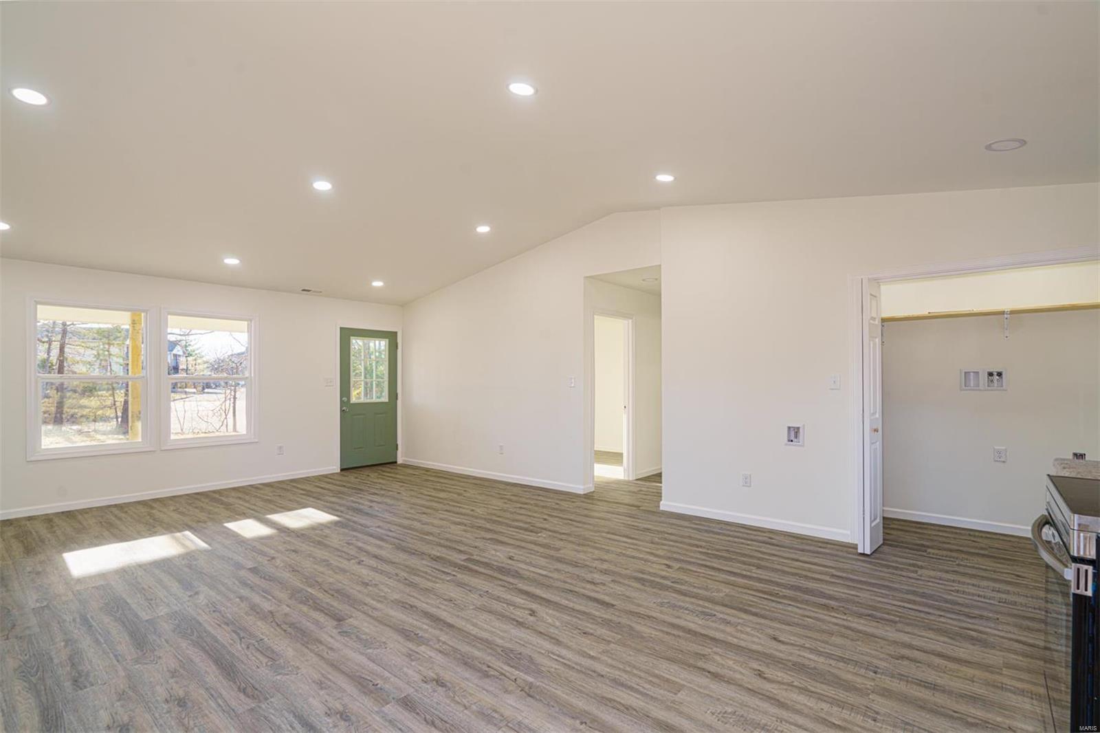 1510 N Mapleshade Road Property Photo 6