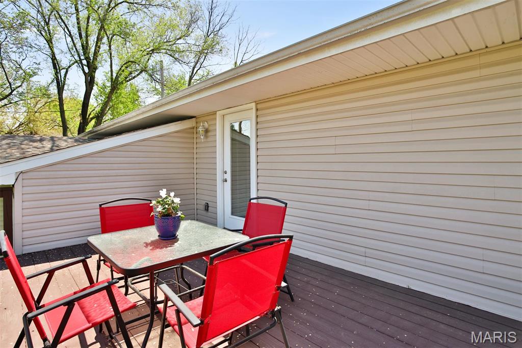 740 Jungs Station Road Property Photo 15