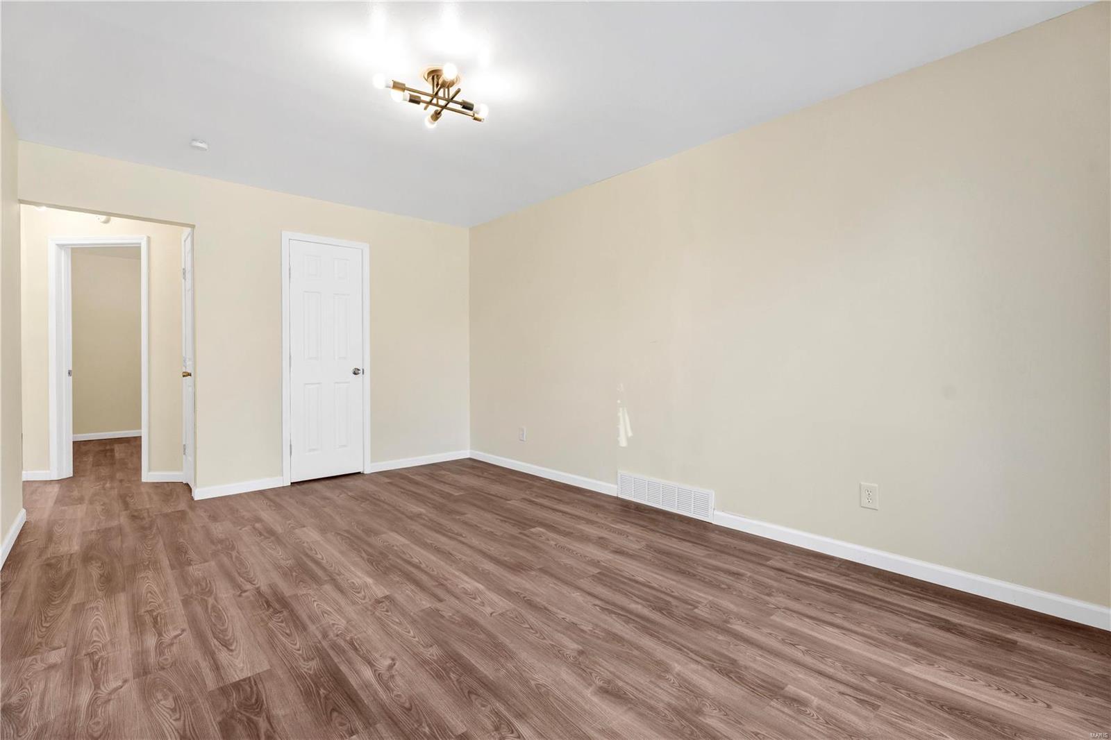 1943 Mccausland Avenue Property Photo 2
