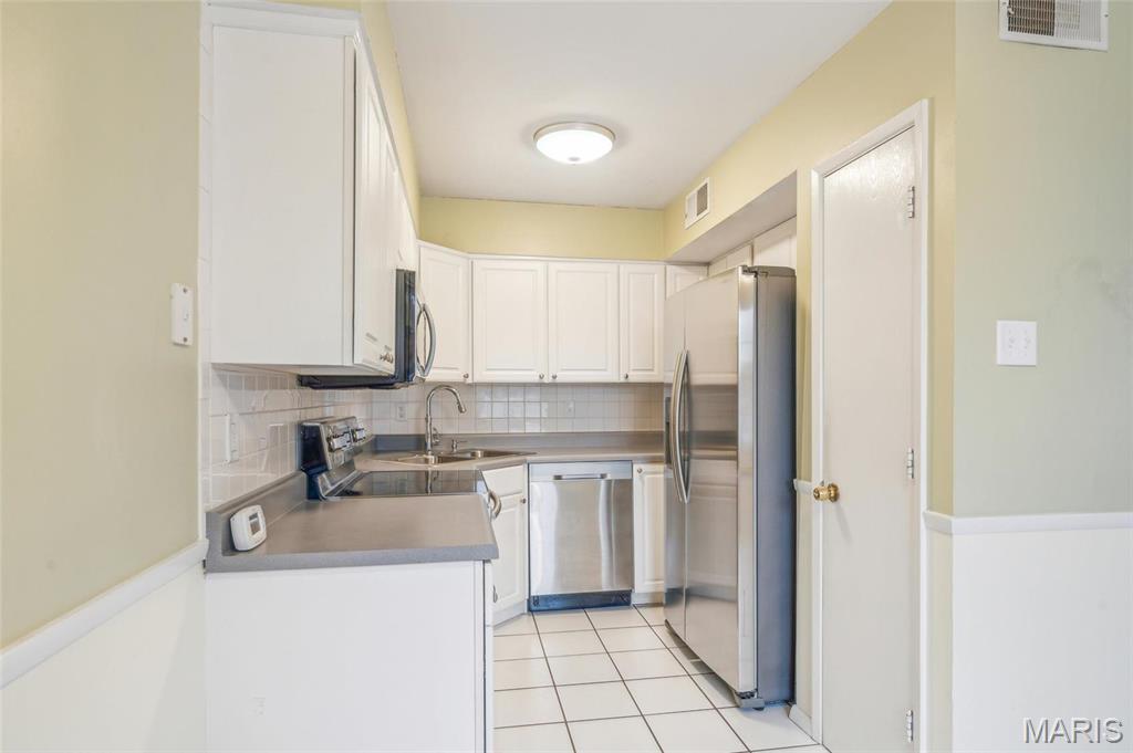 1432 Vadera Court Property Photo 4