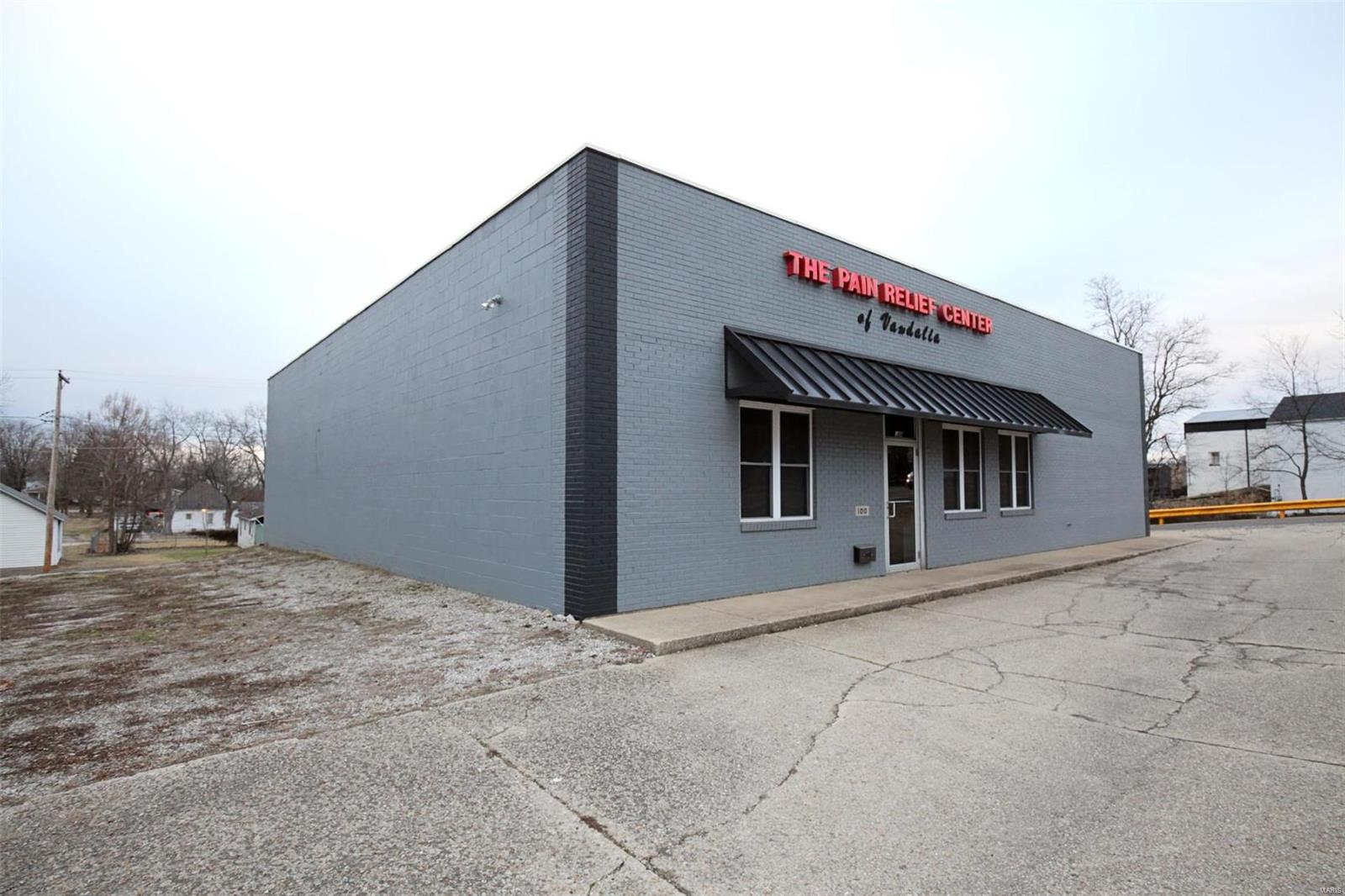 100 N Kennedy Boulevard Property Photo