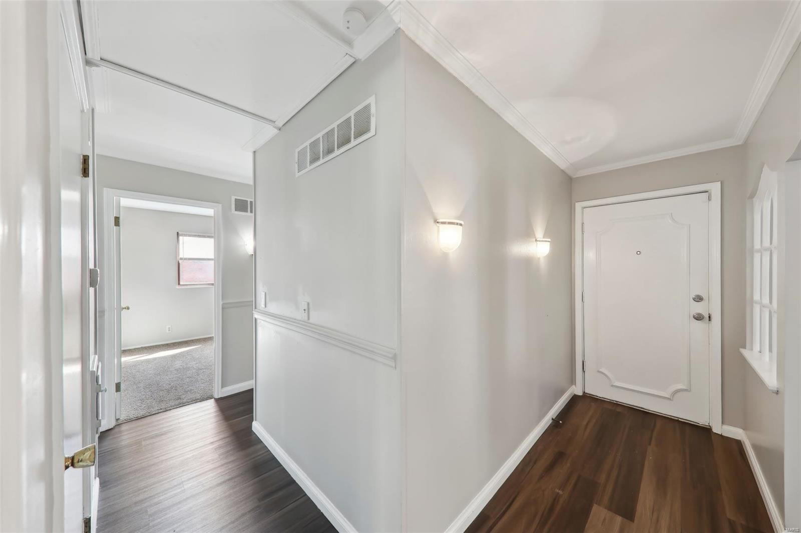 1490 Burnside Ct Property Photo 7