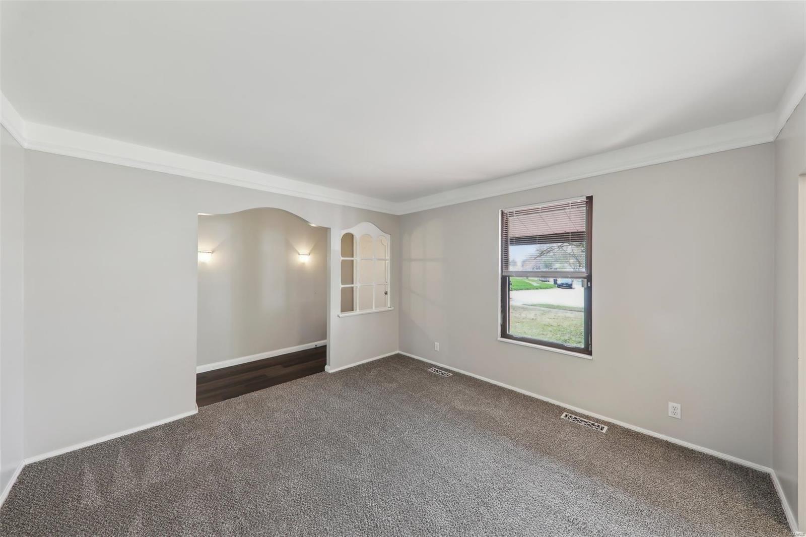 1490 Burnside Ct Property Photo 11