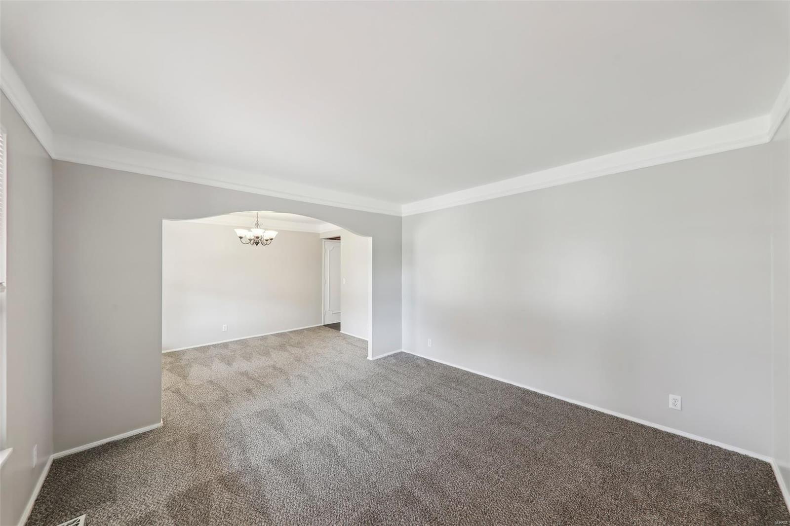 1490 Burnside Ct Property Photo 14