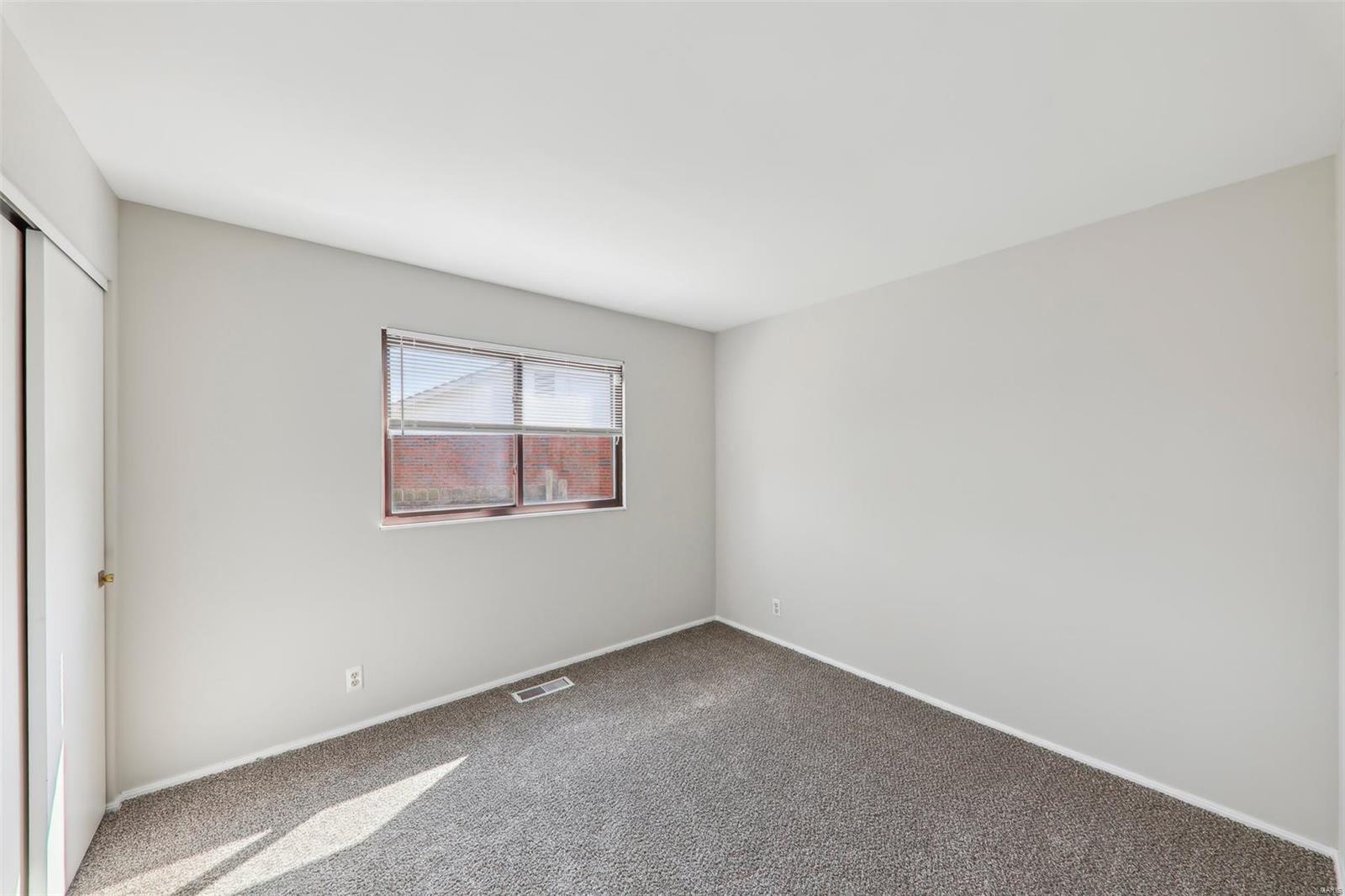1490 Burnside Ct Property Photo 27