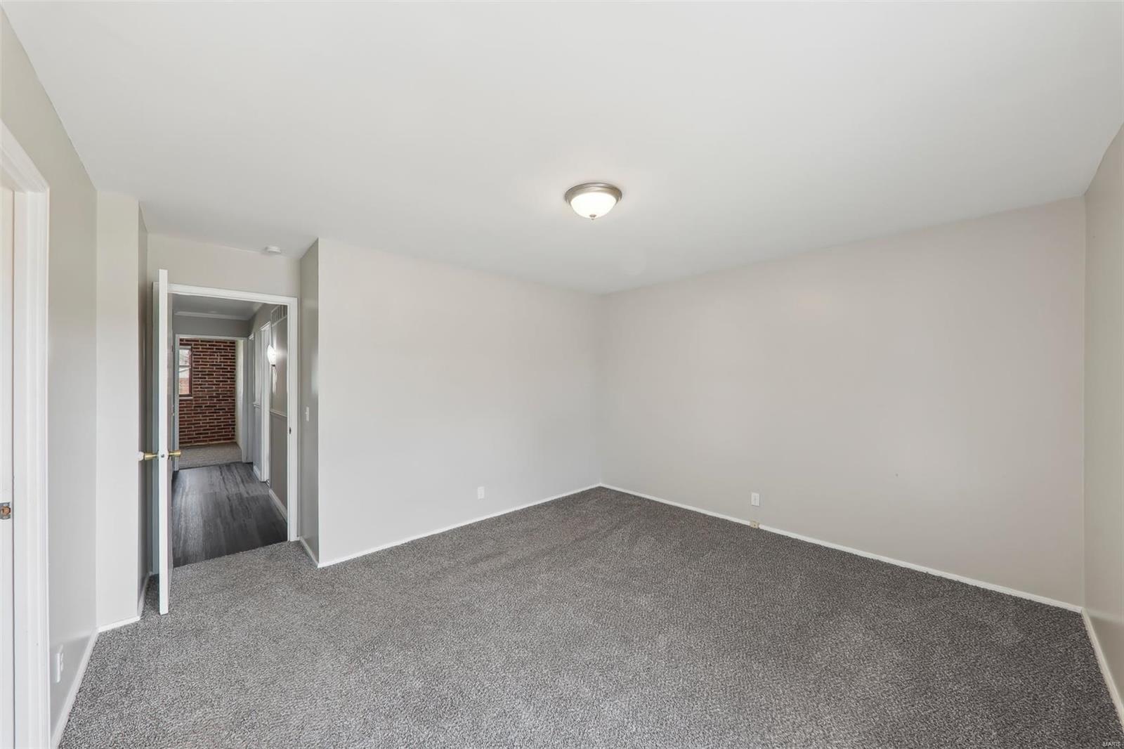 1490 Burnside Ct Property Photo 34