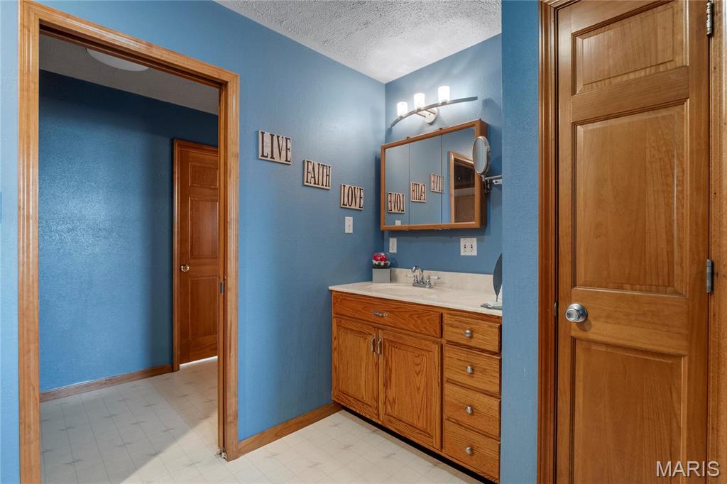 969 N 7th Street Property Photo 9