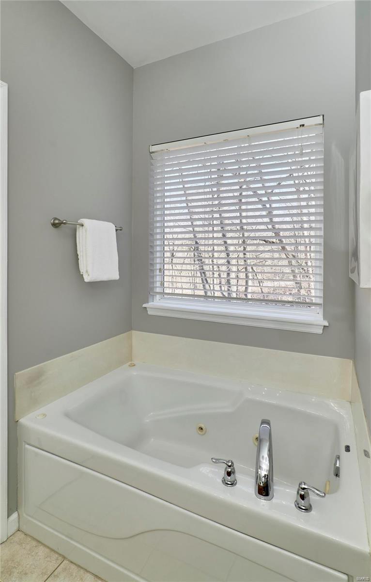 1348 S Lake Sherwood Drive Property Photo 15