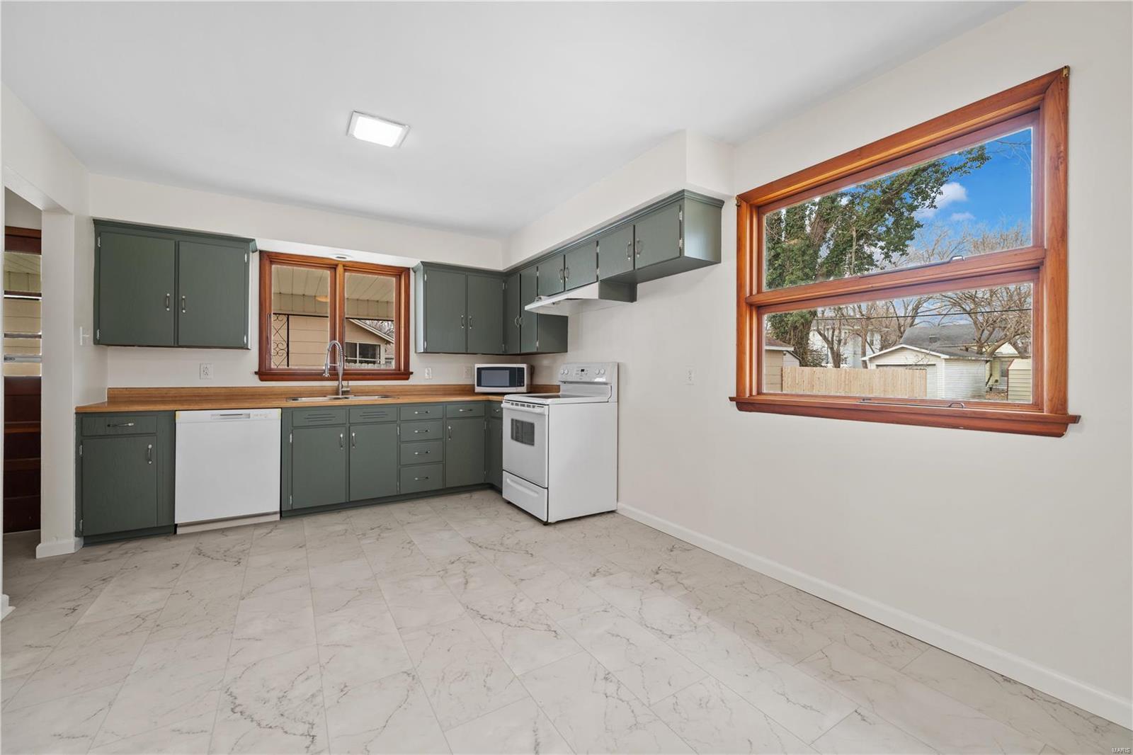 1430 Whitener Street Property Photo 4