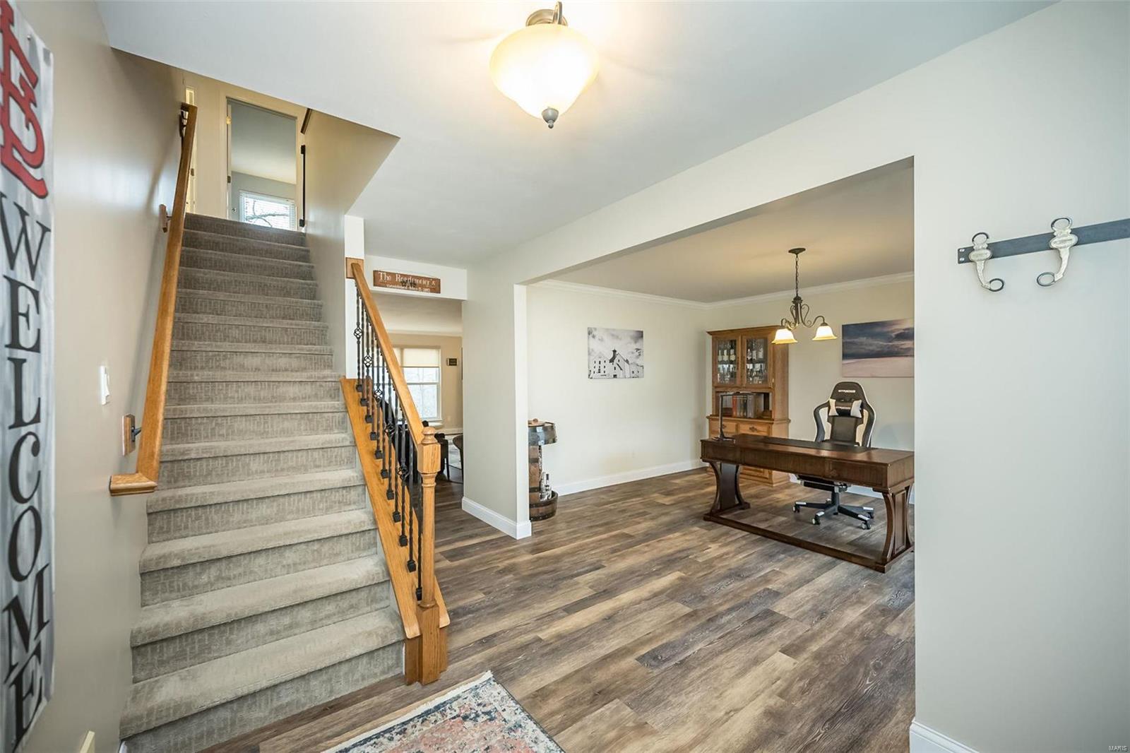 1042 Scenic Oaks Court Property Photo 3