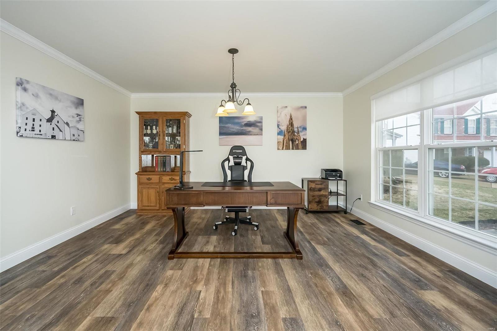 1042 Scenic Oaks Court Property Photo 5