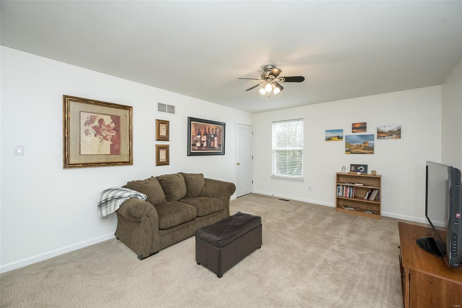 1042 Scenic Oaks Court Property Photo 17