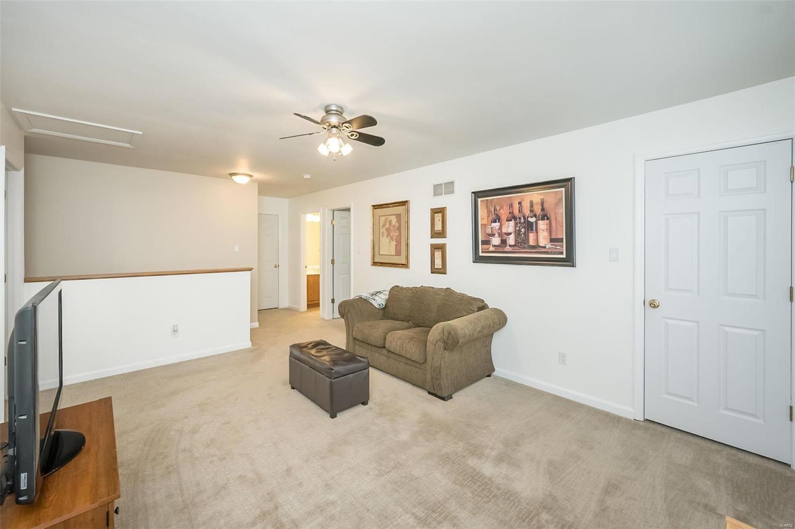 1042 Scenic Oaks Court Property Photo 18