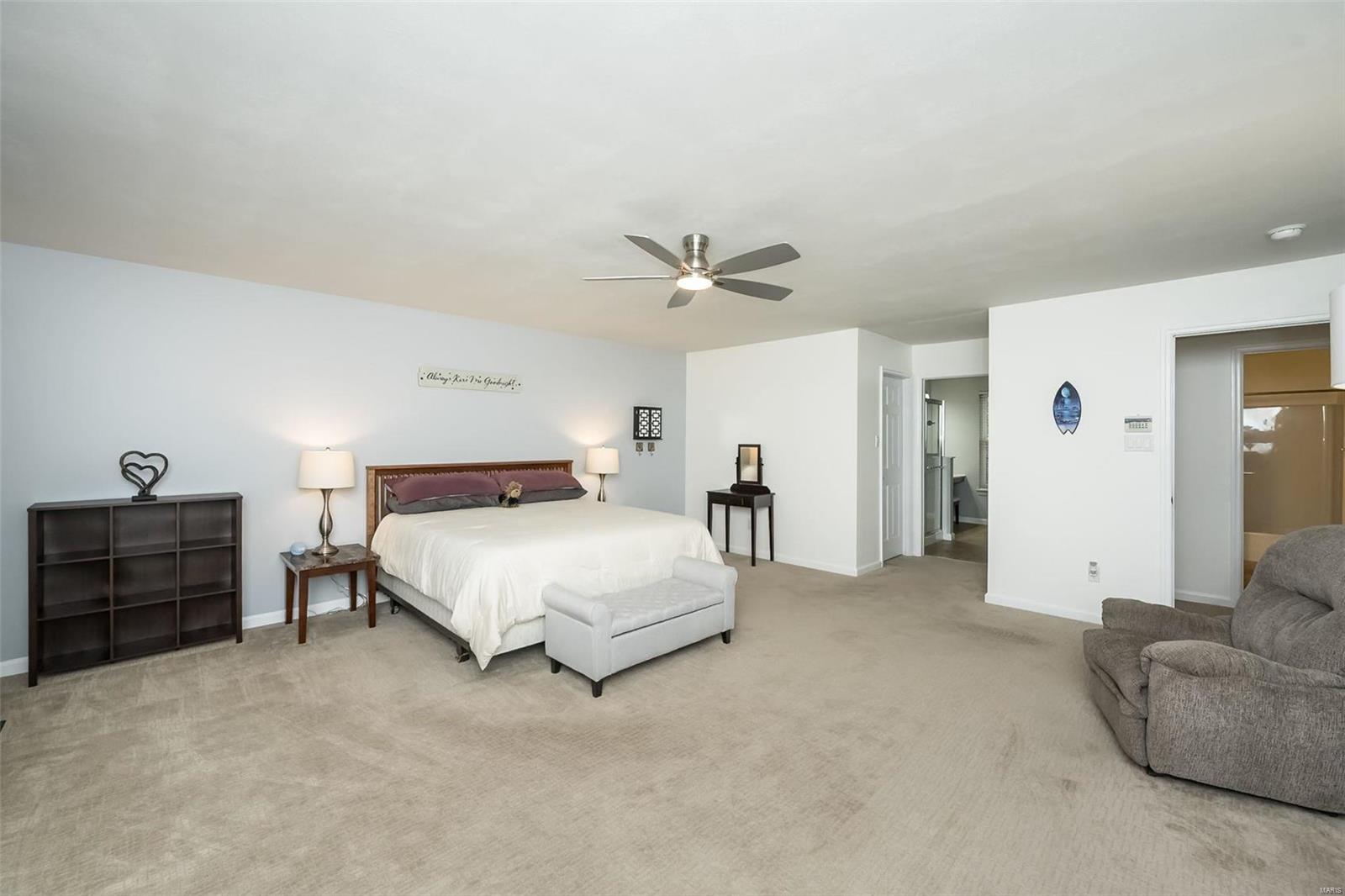 1042 Scenic Oaks Court Property Photo 20