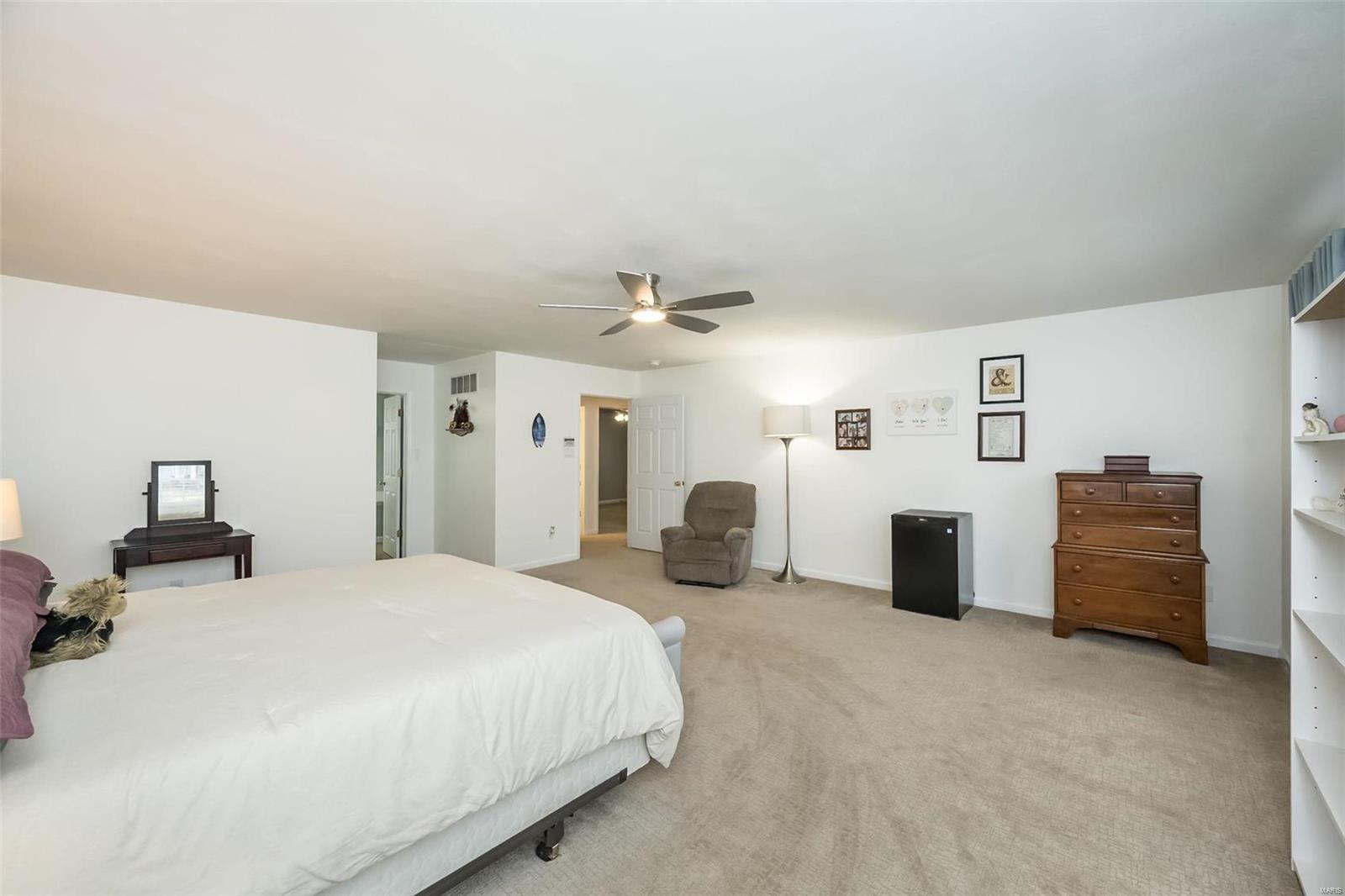 1042 Scenic Oaks Court Property Photo 21