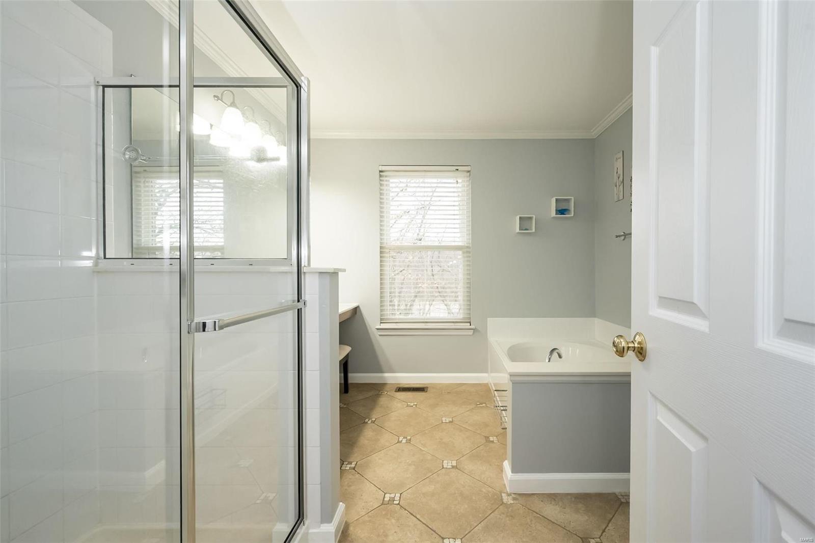 1042 Scenic Oaks Court Property Photo 22