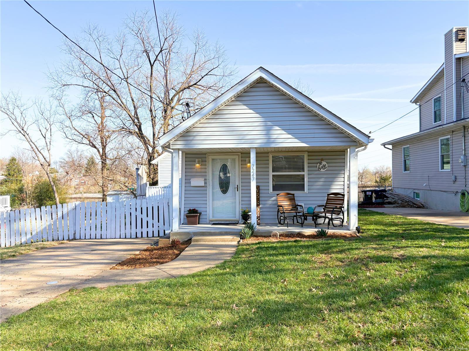 7247 Murdoch Avenue Property Photo 1