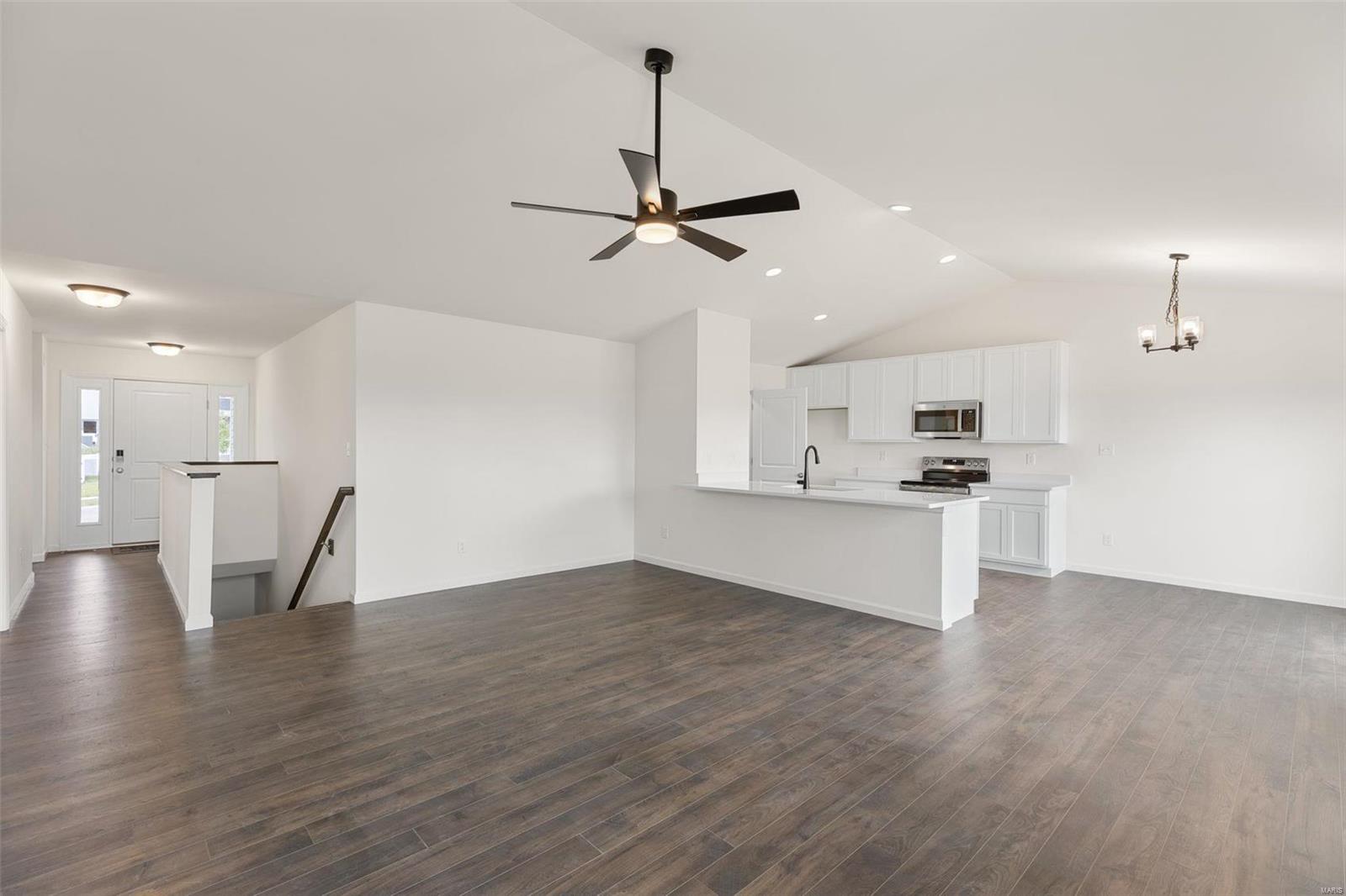 1028 Red Fox Drive Property Photo 4